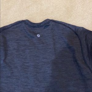 Lulu lemon t shirt